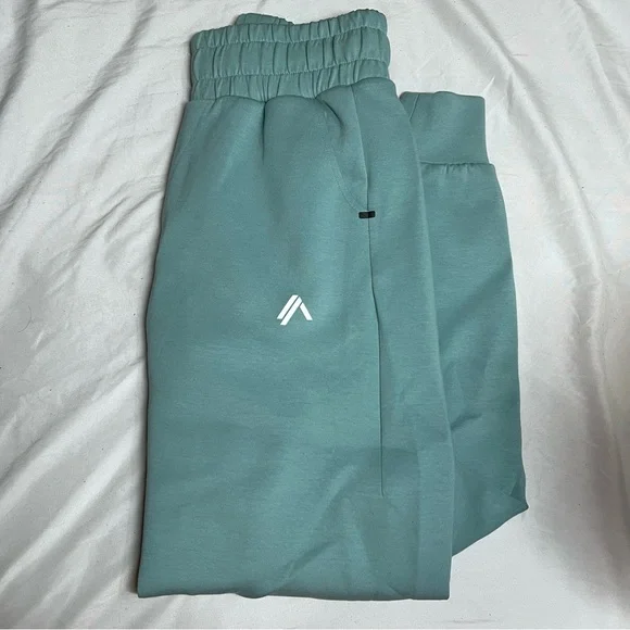 Alphalete Joggers